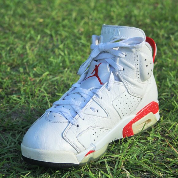 Size 9 - Jordan 6 White and University Red 2022 - Picture 7 of 14